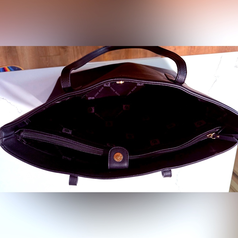 Women’s Anne Klein - Solid Black Faux Leather Tote Handbag - Excellent Condition - Picture 8 of 12